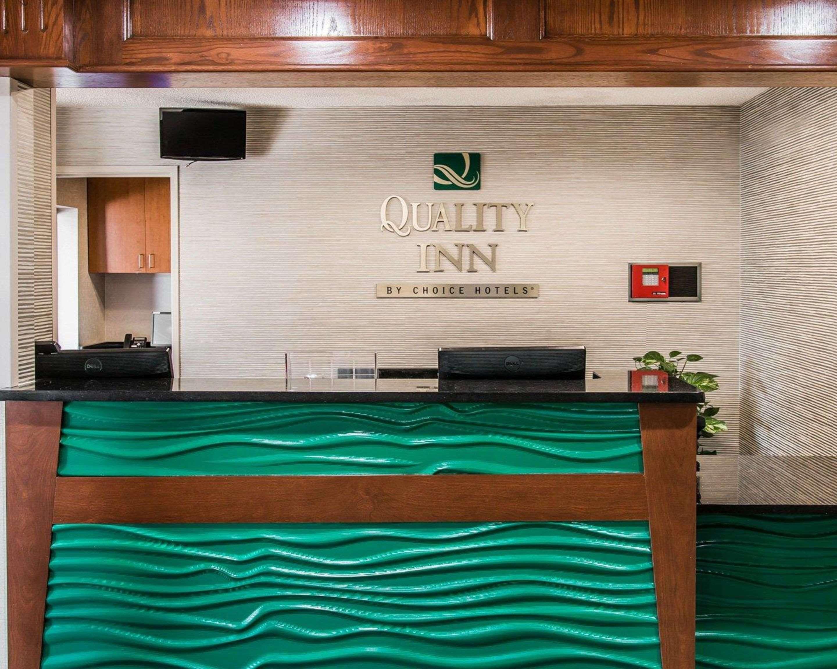 Quality Inn & Suites Warren - Detroit Esterno foto